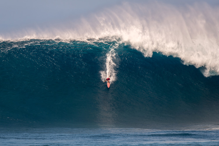 Aaron Gold: riding one of the biggest paddle wave ever at Jaws | Photo: WSL