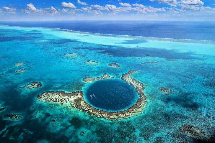 Great Blue Hole: a natural treasure located in Belize | Photo: Yann Arthus-Bertrand
