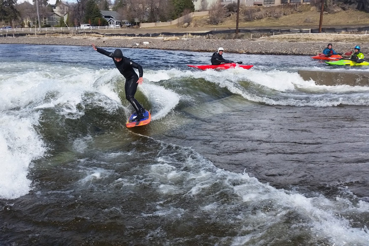 Bend Whitewater Park: a surf spot in the heart of Oregon | Photo: BWP