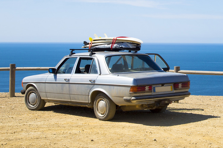 Surfing: there are several options for where to put your car keys | Photo: Shutterstock