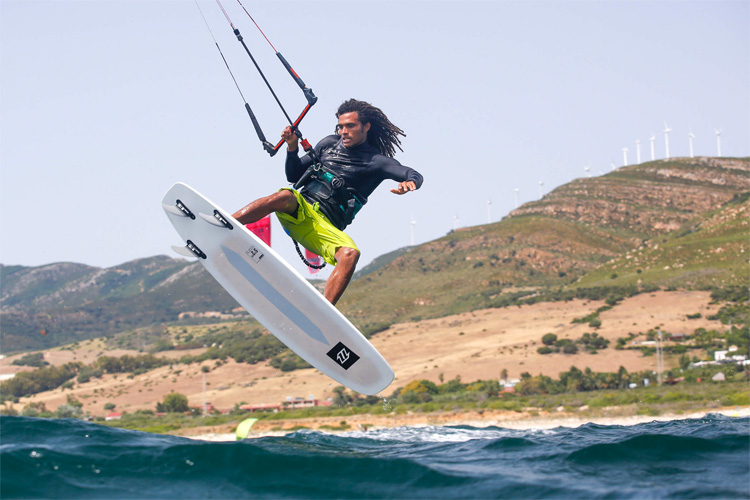 Click Bar: depower and power at the flick of a switch | Photo: North Kiteboarding