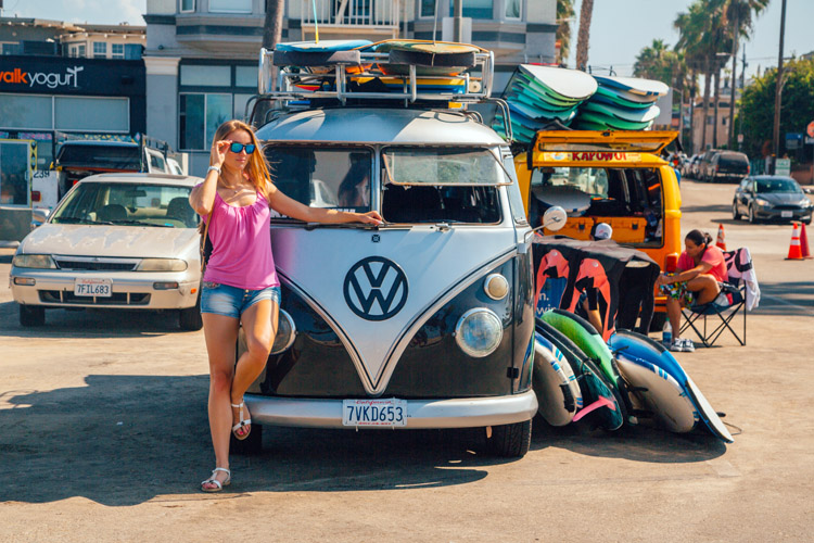 Surf vans: the coolest vehicles for your endless surfing adventures | Photo: Shutterstock