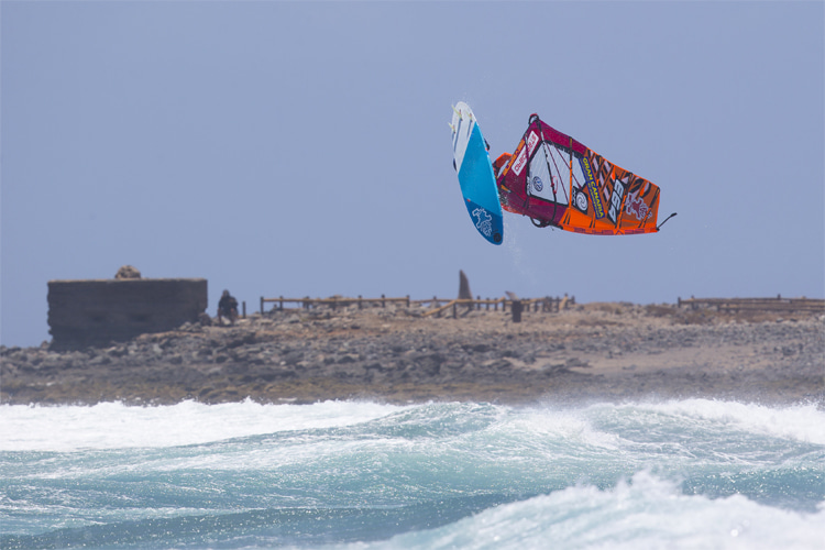 PWA World Tour: the professional windsurfing circuit introduced equal prize money for men and women | Photo: Carter/PWA