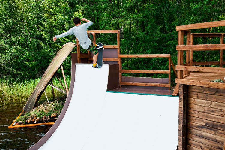 Half-pipe: learn how to build your own mini ramp | Photo: Red Bull