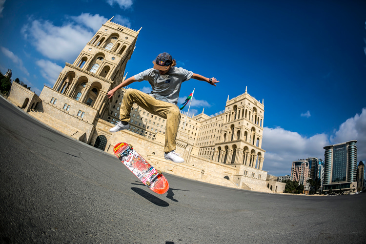 Do a kickflip!: the part-challenge, part-jest gained popularity on YouTube | Photo: Red Bull