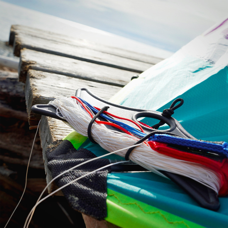 Dual-line kites: the perfect starting point for beginner kiteboarders | Photo: Prism Kites