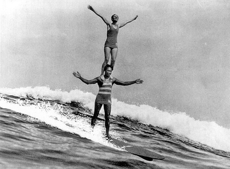 Duke Kahanamoku and Viola Cady: tandem surfing at Laguna Beach