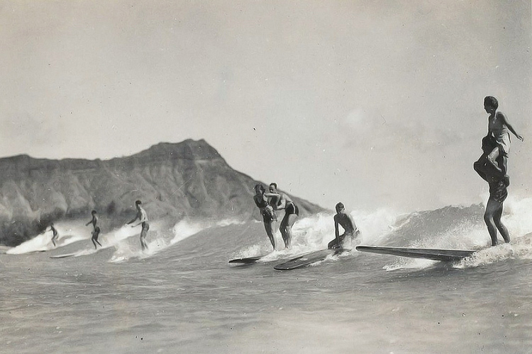 Hawaii: this is what surfing in Waikiki looked like back in the day