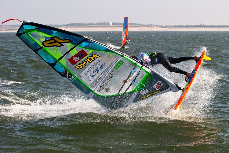 Freestyle windsurfing: judges learn how to throw out scores | Photo: Carter/PWA