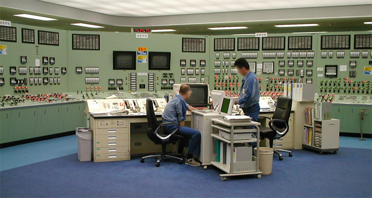 Fukushima 1 Power Plant: the reactor control room in 1999 before the nuclear disaster of 2011 | Photo: Creative Commons
