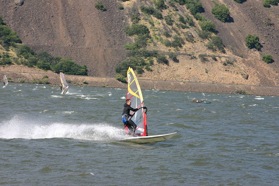 Windsurfing in Gorge: you can win awards, here!