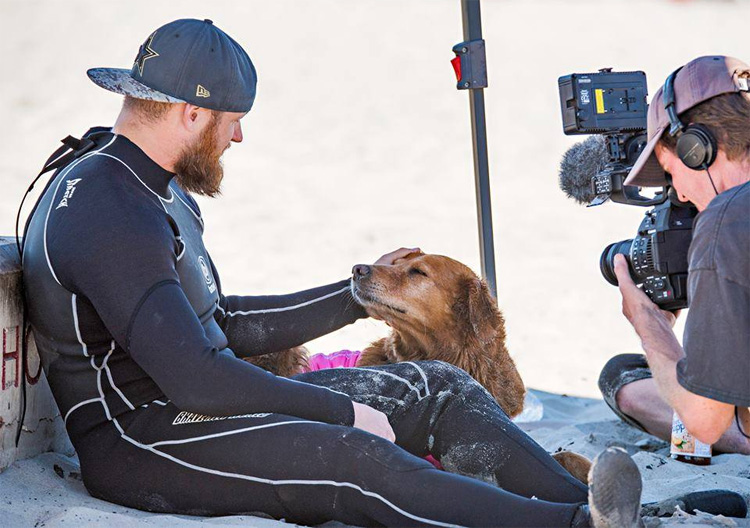 Persons B. Griffith: the retired Marine Staff Sergeant says Ricochet has soul vision | Photo: Surf Dog Ricochet