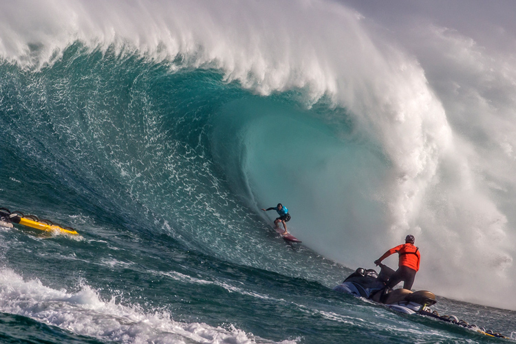 Jaws/Peahi: probably the  fastest, heaviest, and largest wave in the Pacific Ocean | Photo: Hallman/WSL