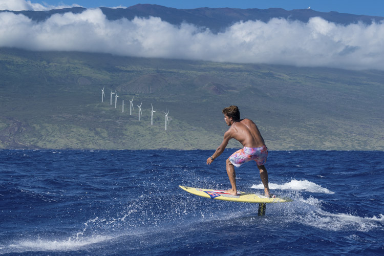 Kai Lenny: he crossed the major channels of the Hawaiian islands using hydrofoils | Photo: Mann/Red Bull