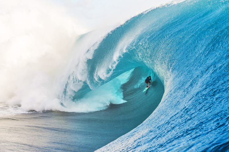 Keala Kennelly: bomb of the decade? | Photo: Billabong