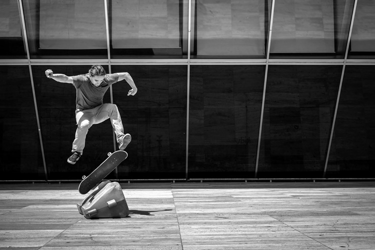 Kickflip: one of the most important maneuvers in contemporary skateboarding | Photo: Boris Thaser/Creative Commons