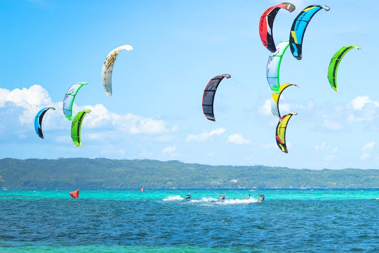 Kiteboarding: learning the right of way rules means avoiding accidents | Photo: IKA
