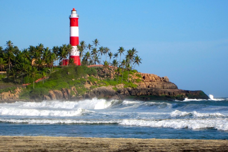 Kovalam Beach: perfect left-handers in the lighthouse