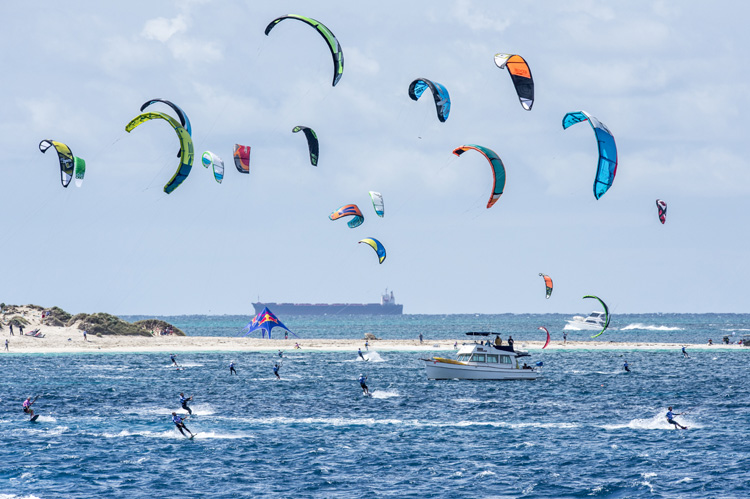 Lighthouse to Leighton: 115 kiteboarders racing to victory | Photo: L2L