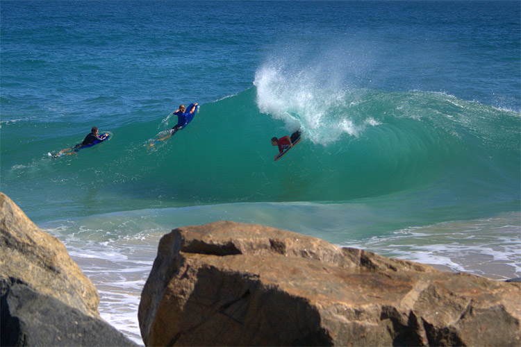 Mandurah Wedge: a backwash roller coaster | Photo: Woolacott/Surfing WA