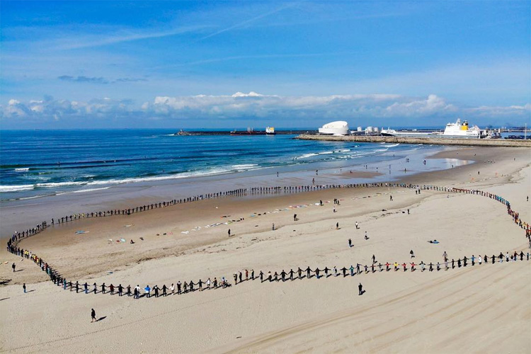 Matosinhos: one of the most popular surf spots in Portugal | Photo: Nuno Azevedo