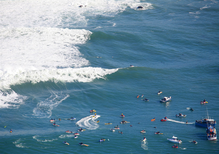 Mavericks: the first surf contest was held here in 1999 | Photo: Jurvetson/Creative Commons