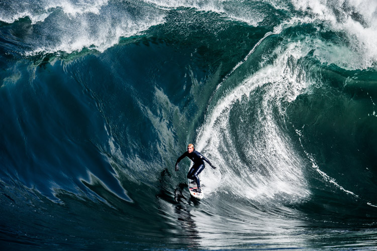 Mick Fanning: a knight of the waves | Photo: Gibson/Red Bull
