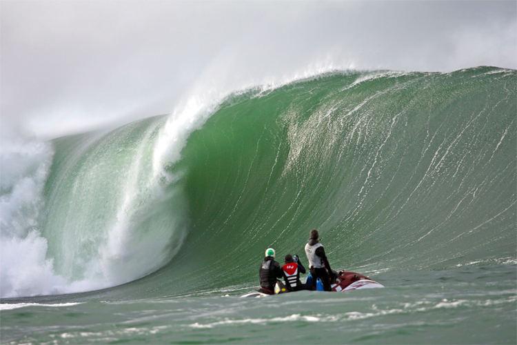 Mullaghmore Head: Ireland's premium big wave surf break | Photo: Discover Bundoran