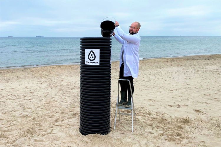 NanoseenX: the portable device that desalinates and purifies seawater without electricity | Photo: Nanoseen