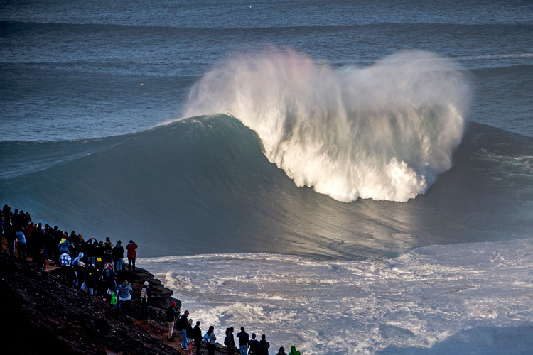 Nazaré: the waves of Praia do Norte are produced by an underwater canyon | Photo: Red Bull
