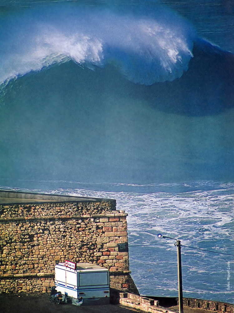 Praia do Norte, 1996: the photo taken by Miguel Costa was published in the German surf magazine 'Wave' | Photo: Miguel Costa