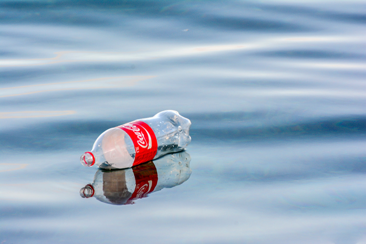 Plastics: by 2050, there'll be more plastics in the ocean than fish | Photo: Shutterstock