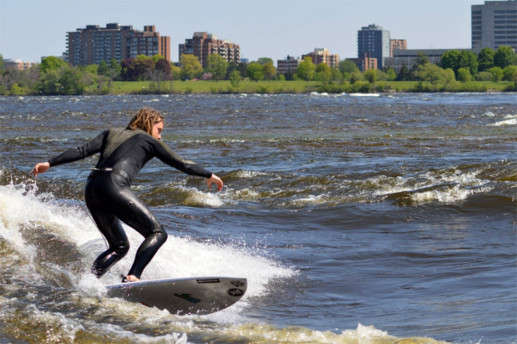 Ottawa River, Ottawa | Photo: Ottawa River Surfing Association