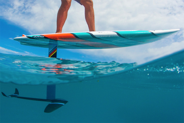 Papenoo Pro Convertible: a foil stand-up paddleboard | Photo: F-One
