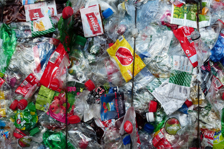 Plastics: China is the world's largest polyethylene importer | Photo: Creative Commons