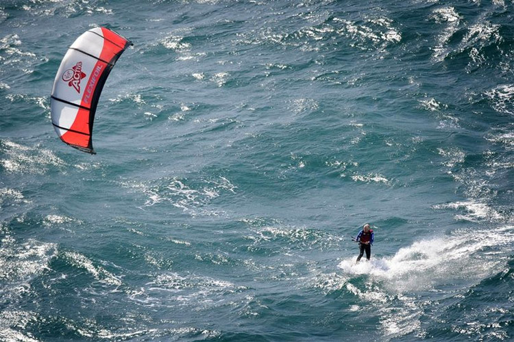 Richard Branson: champagne is served after a kite cross of the English Channel | Photo: PA