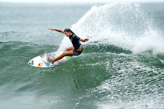 Sally Fitzgibbons: using arms as wings