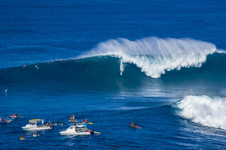 Shane Dorian: life's better riding big, blue waves | Photo: Fyans/Red Bull