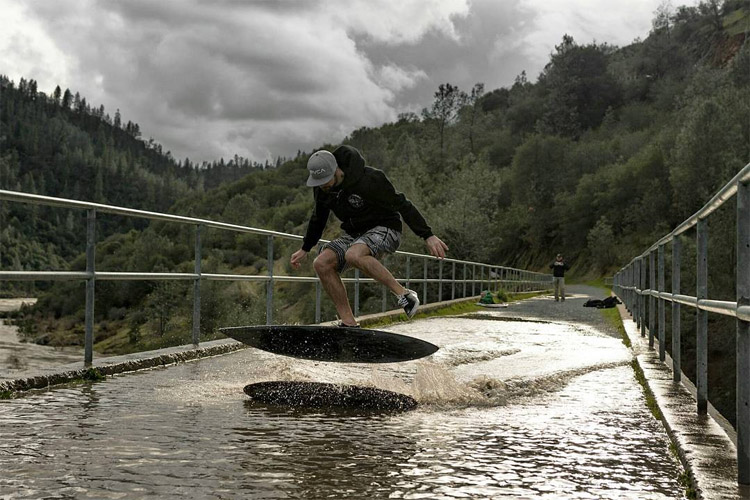 No Hands Bridge: the new skimboarding spot in Auburn, California | Photo: Brett Macadam