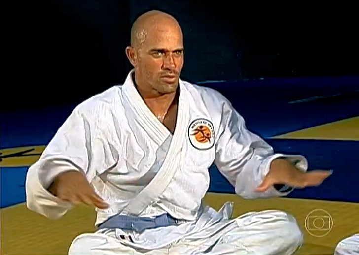 Kelly Slater: the new kimono wetsuit by Quiksilver