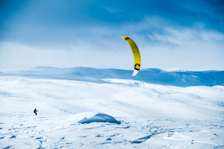 Snow kiteboard: a valid option in a post-COVID-19 world? | Photo: Tengs/Red Bull
