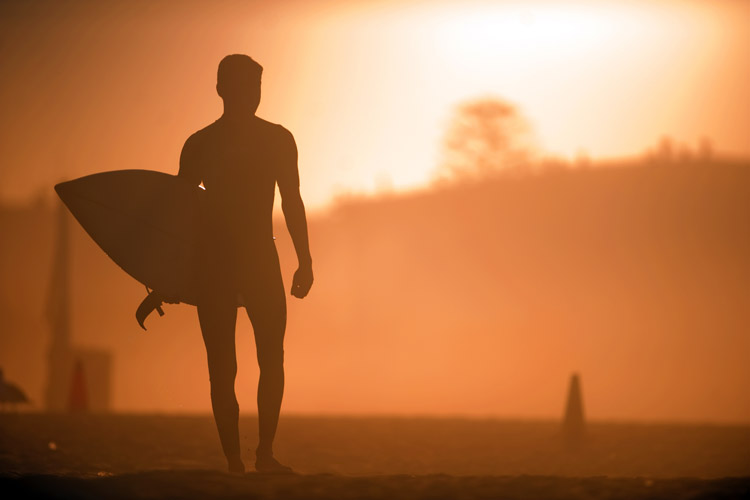 Sunburn: surfers are regularly exposed to the sun for long periods of time and must wear sunscreen | Photo: Shutterstock