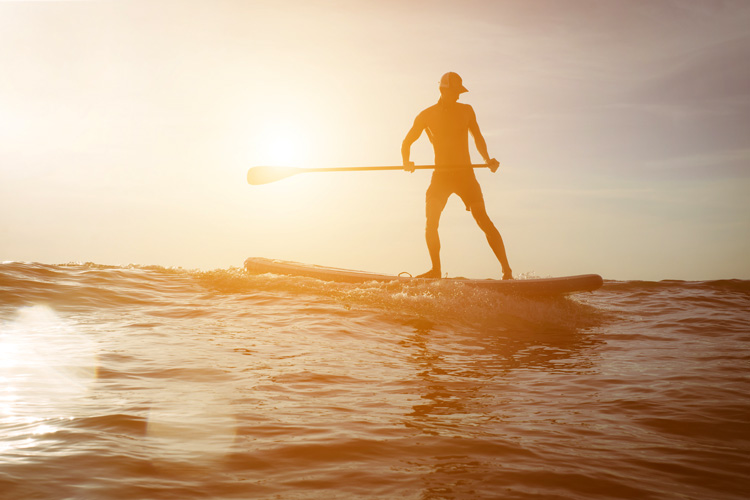 SUP: efficient paddling means more speed and less energy spent with each stroke | Photo: Shutterstock