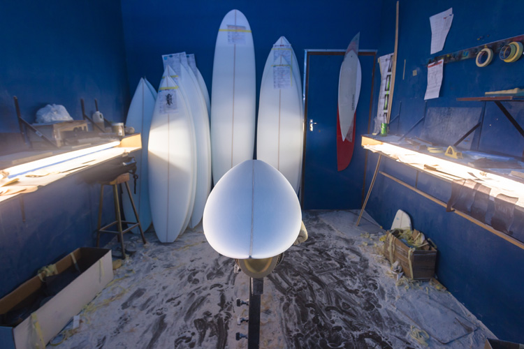 Shaping room: design your dream surfboard, and build it with your hands | Photo: Shutterstock