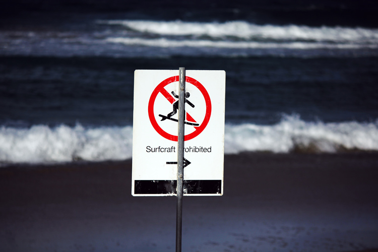 No surf: in some beaches, surfboards are still not welcome | Photo: Shutterstock