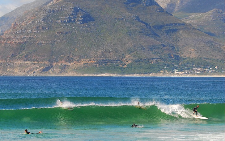 Muizenberg: perfect waves in the heart of South Africa | Photo: Surfpop
