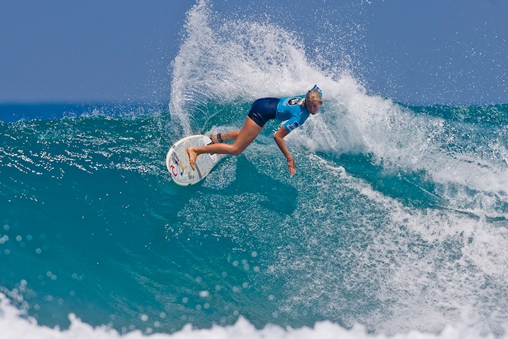 Bethany Hamilton: she surfs like a girl | Photo: ASP