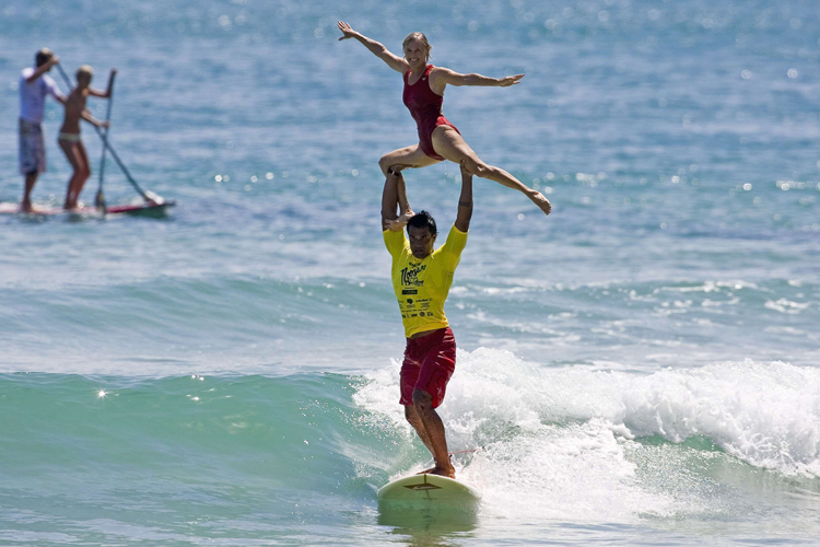 Tandem surfing: there are 68 different lifts | Photo: Noosa Festival of Surfing