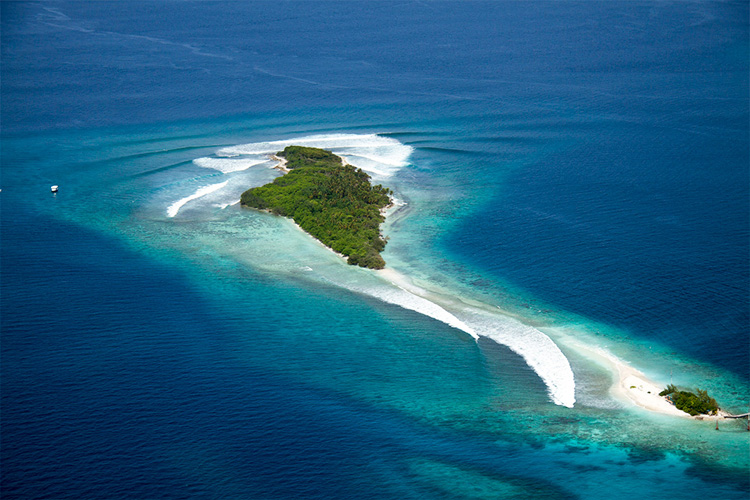 Thanburudhoo Island: surf heritage site