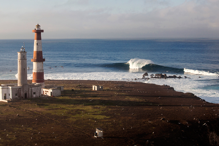Todos Santos: the Mexican wave breaks 11 miles off the coast of Ensenada | Photo: Rowland/WSL